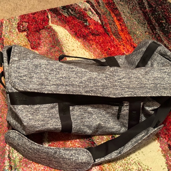 Pink Victoria Secret Large Overnight Bag - Picture 2 of 5